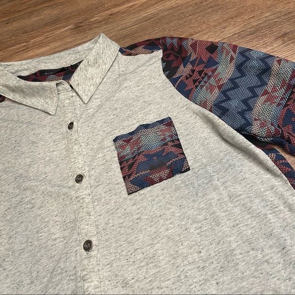 Aztec pattern Daytrip Button down shirt - Picture 3 of 6
